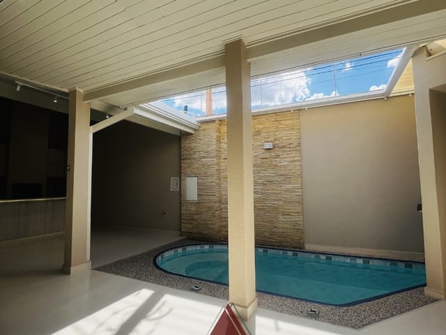 Casa com 404m² 3 quartos e 4 banheiros, à venda, no bairro Jardim Noêmia em Franca
