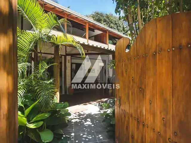 Casa com 653m² 3 quartos e 4 banheiros, à venda, no bairro Centro - Santo André em Santa Cruz Cabrália