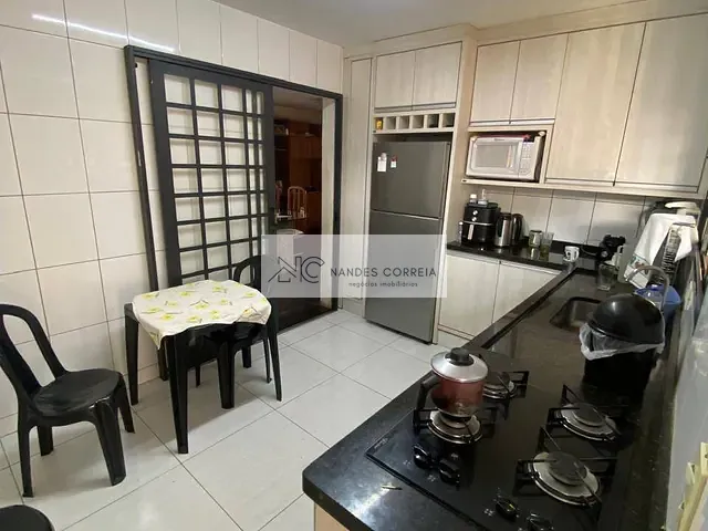 Casa com 394m², à venda, no bairro Antares em Londrina