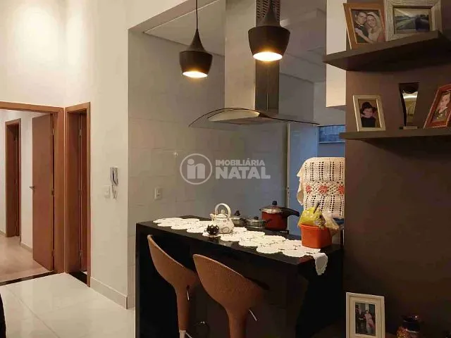 Casa com 250m² 3 quartos e 2 banheiros, para alugar, no bairro Conjunto Habitacional Alexandre Urbanas em Londrina