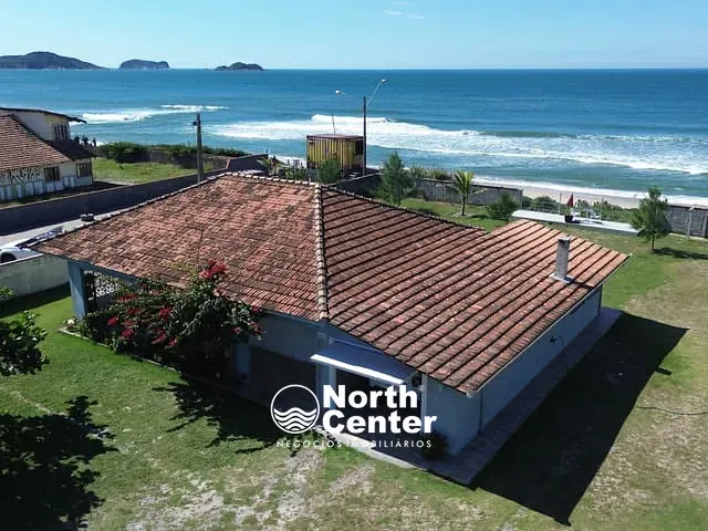 Casa 3 quartos e 2 banheiros, para alugar, no bairro Salinas em Balneário Barra do Sul