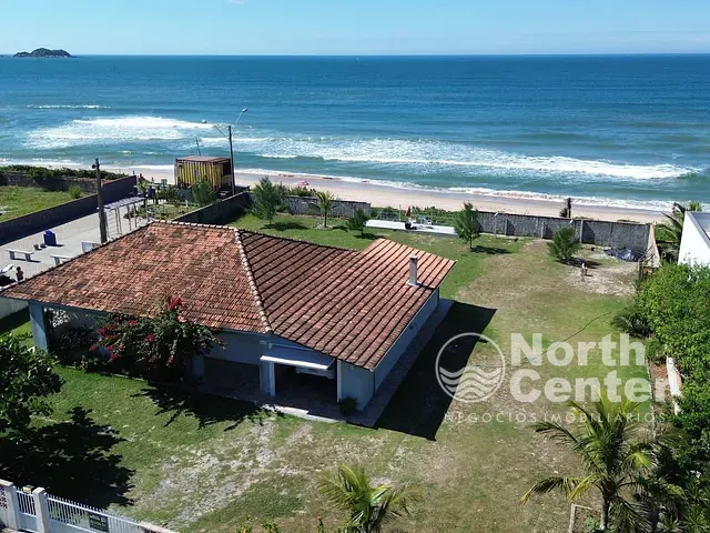 Casa 3 quartos e 2 banheiros, para alugar, no bairro Salinas em Balneário Barra do Sul