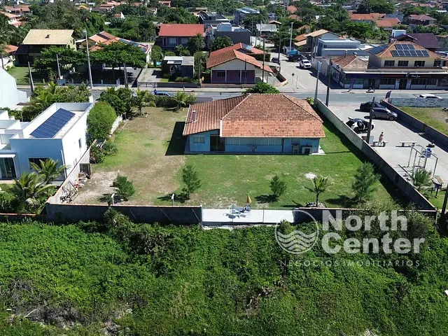 Casa 3 quartos e 2 banheiros, para alugar, no bairro Salinas em Balneário Barra do Sul