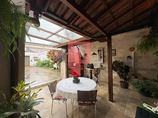 Casa 3 quartos e 2 banheiros, à venda, no bairro Alto Caiçaras em Belo Horizonte