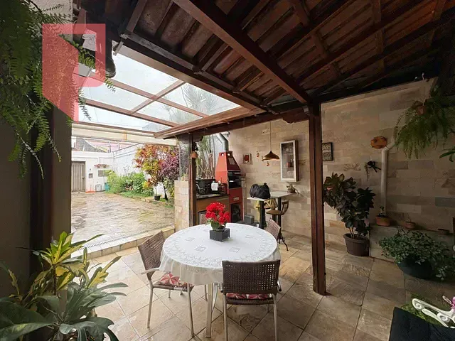 Casa 3 quartos e 2 banheiros, à venda, no bairro Caiçaras em Belo Horizonte