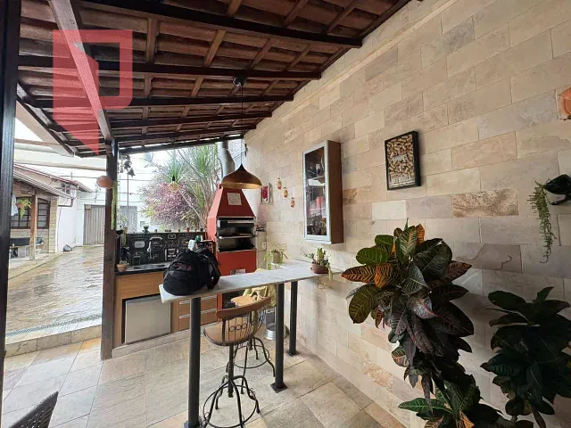 Casa 3 quartos e 2 banheiros, à venda, no bairro Caiçaras em Belo Horizonte