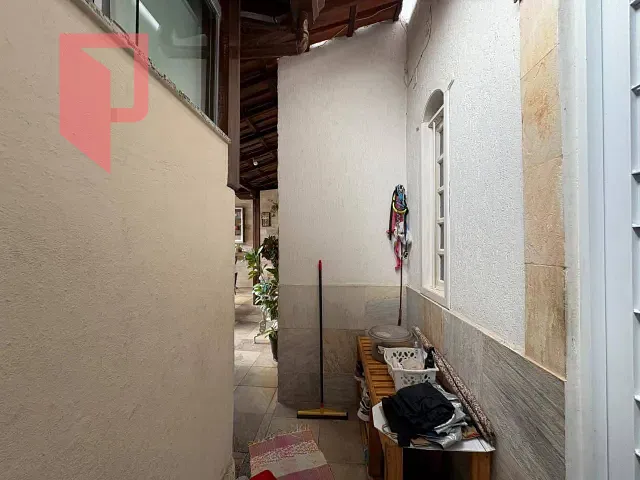 Casa 3 quartos e 2 banheiros, à venda, no bairro Caiçaras em Belo Horizonte