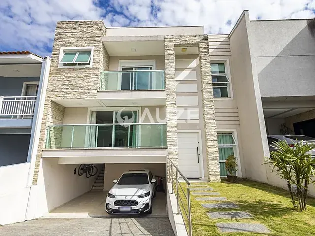 Casa com 235m² 3 quartos e 4 banheiros, à venda, no bairro Pilarzinho em Curitiba