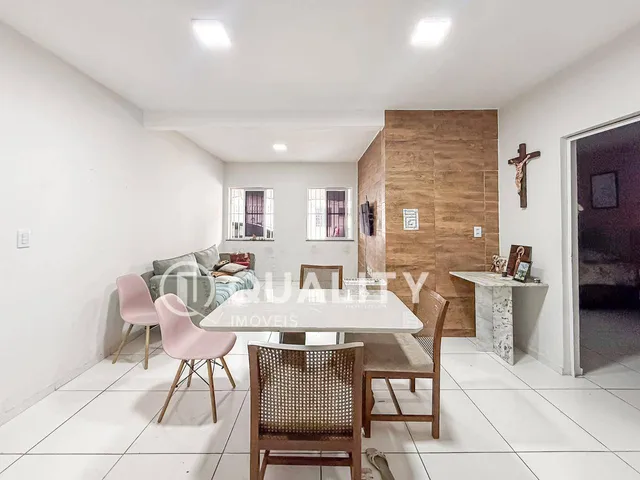 Casa com 110m² 4 quartos e 4 banheiros, à venda, no bairro Jóquei Clube em Fortaleza