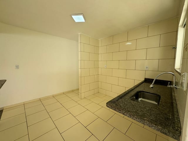 Casa 2 quartos e 2 banheiros, à venda, no bairro Maria Turri em Rio das Ostras