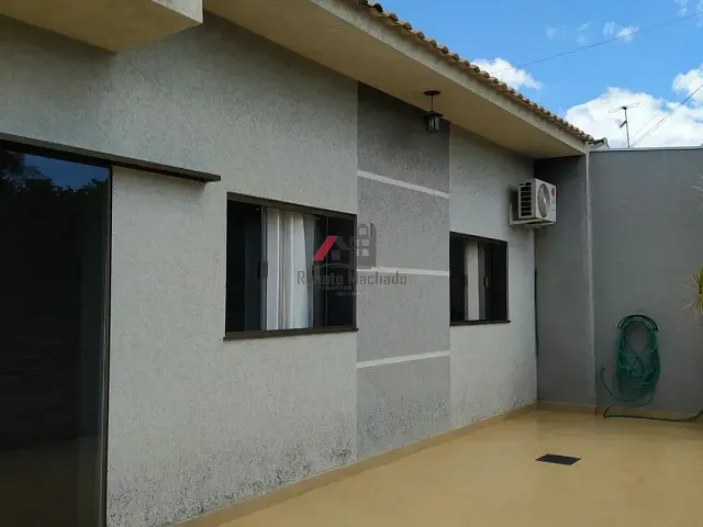 Casa 2 quartos e 3 banheiros, à venda, no bairro Conjunto Flamingos III em Arapongas
