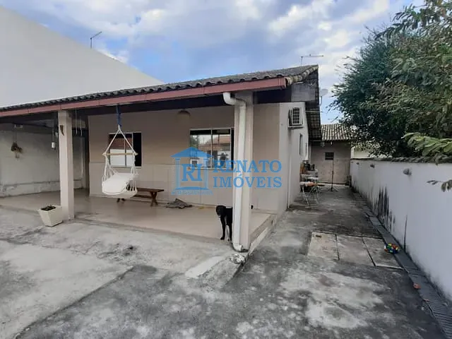 Casa 3 quartos e 2 banheiros, à venda, no bairro Centro em Maricá