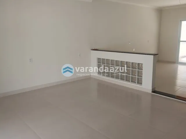 Casa 2 quartos e 2 banheiros, à venda ou para alugar, no bairro Jardim Cambuci em Mogi das Cruzes