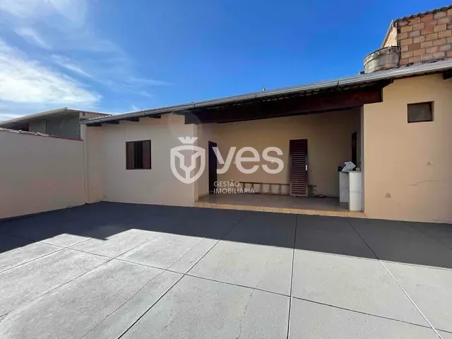 Casa com 230m² 4 quartos e 2 banheiros, à venda, no bairro Orozino Teixeira em Araxá