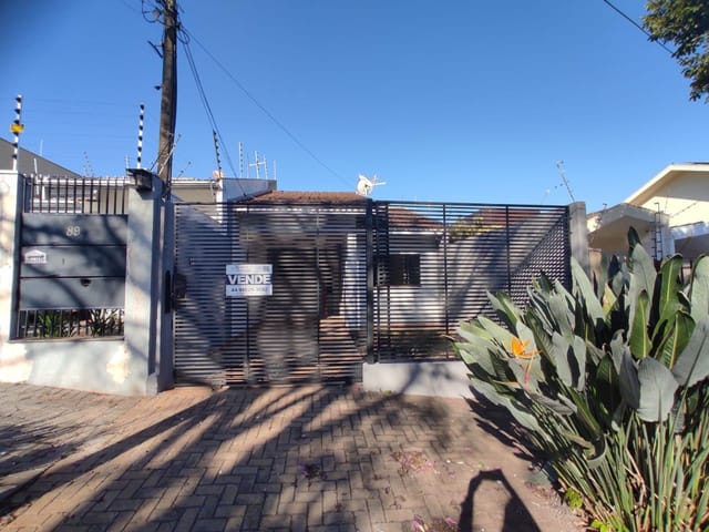 Foto do Casa - Casa à venda no Parque da Gávea em Maringá. Excelente imóvel com 3 quartos sendo uma suíte com posição para o sol da manhã | Benites & Gonzaga Imóveis