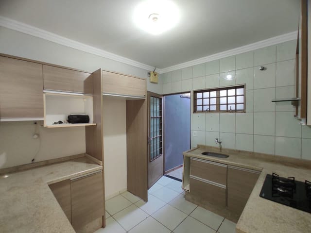 Foto do Casa - Casa à venda no Parque da Gávea em Maringá. Excelente imóvel com 3 quartos sendo uma suíte com posição para o sol da manhã | Benites & Gonzaga Imóveis