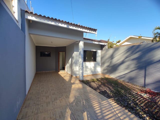 Foto do Casa - Casa à venda no Parque da Gávea em Maringá. Excelente imóvel com 3 quartos sendo uma suíte com posição para o sol da manhã | Benites & Gonzaga Imóveis
