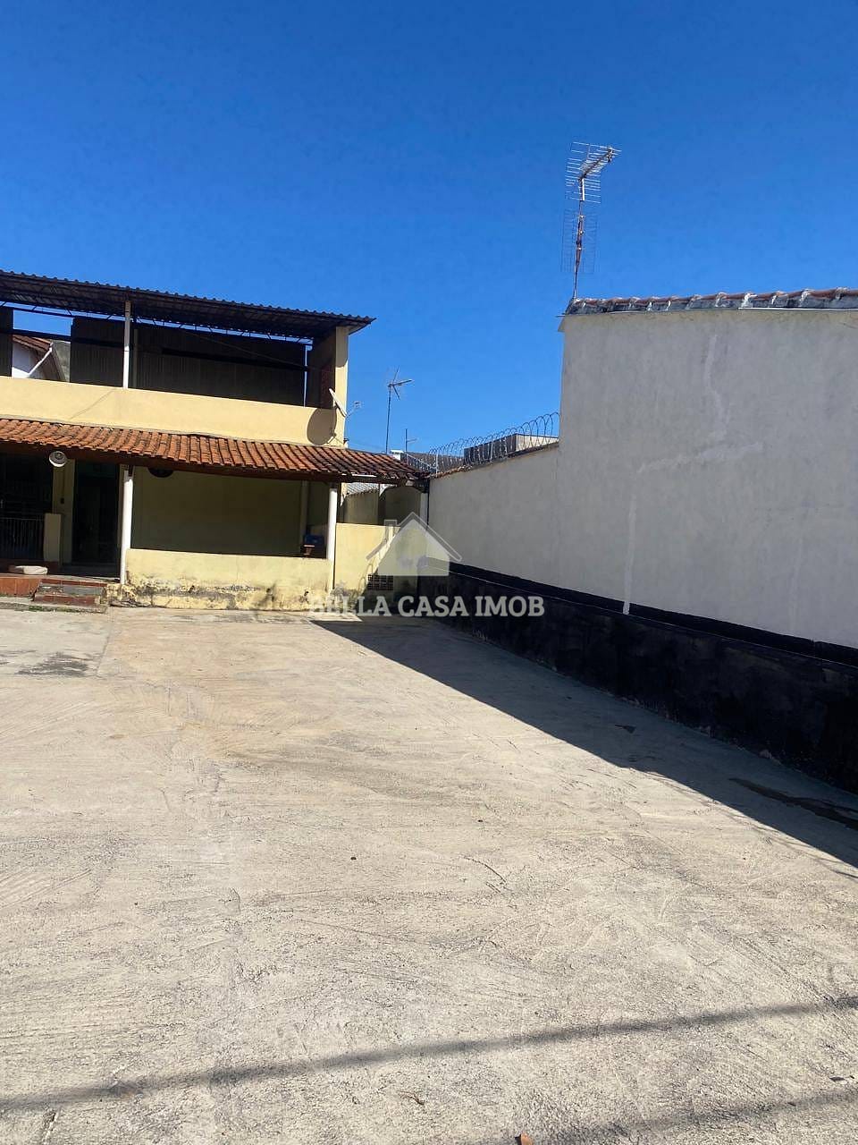 Casa à venda com 2 quartos, 300m² - Foto 3
