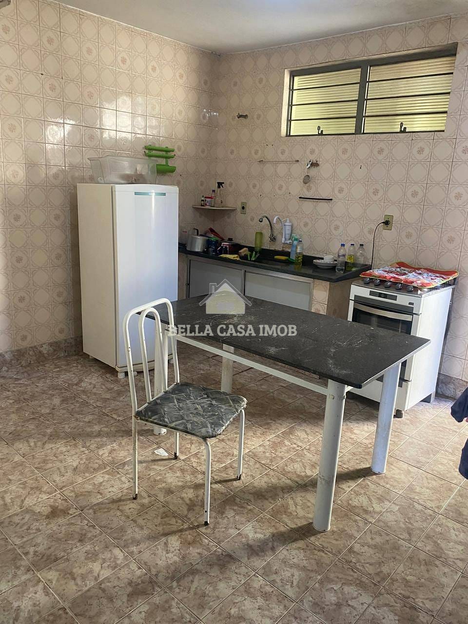 Casa à venda com 2 quartos, 300m² - Foto 12