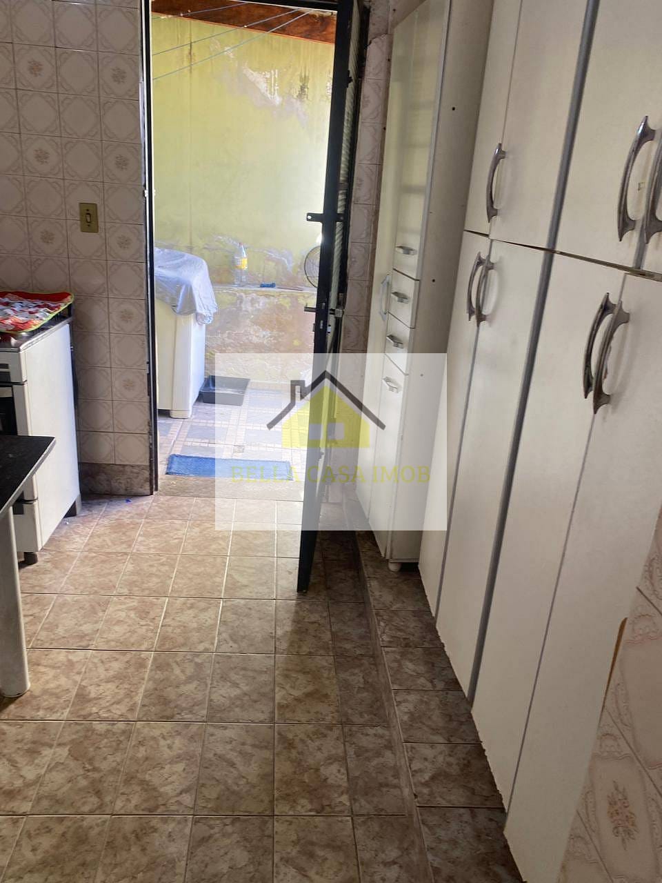 Casa à venda com 2 quartos, 300m² - Foto 31