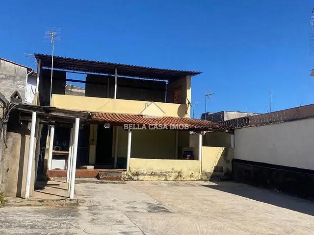 Casa com 300m² 2 quartos e 1 banheiro, à venda, no bairro Jardim Zulmira em Sorocaba