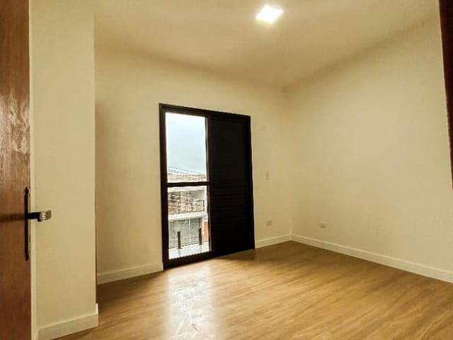 Casa com 242m² 2 quartos e 3 banheiros, à venda, no bairro Vila São Paulo em Mogi das Cruzes