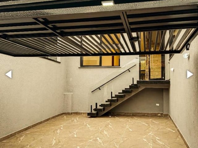 Casa com 242m² 2 quartos e 3 banheiros, à venda, no bairro Vila São Paulo em Mogi das Cruzes