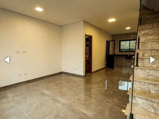 Casa com 242m² 2 quartos e 3 banheiros, à venda, no bairro Vila São Paulo em Mogi das Cruzes