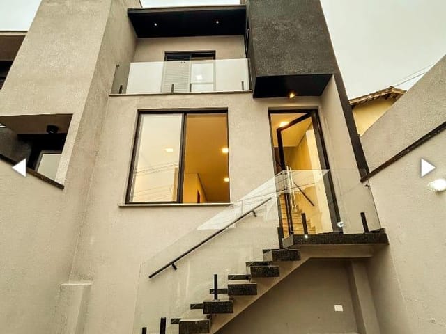 Casa com 242m² 2 quartos e 3 banheiros, à venda, no bairro Vila São Paulo em Mogi das Cruzes