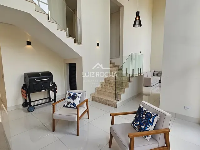 Casa com 600m² 4 quartos e 5 banheiros, à venda, no bairro Jardim Indaiá em Embu das Artes