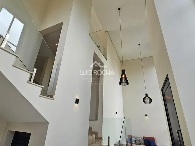 Casa com 600m² 4 quartos e 5 banheiros, à venda, no bairro Jardim Indaiá em Embu das Artes