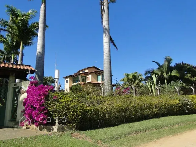 Casa com 2000m² 5 quartos e 6 banheiros, à venda, no bairro Sítio Portal Vila Rica em Caçapava