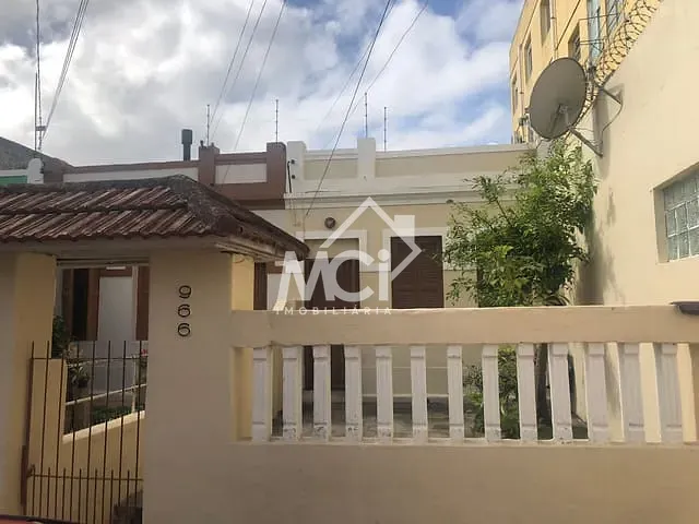 Casa 3 quartos e 2 banheiros, à venda, no bairro Centro em Pelotas
