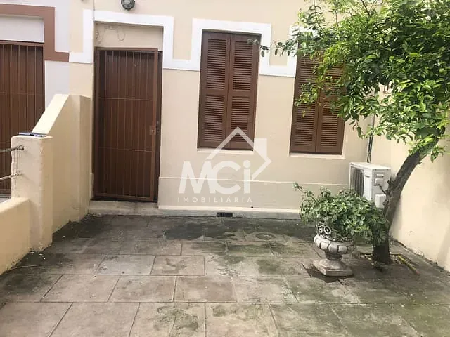 Casa 3 quartos e 2 banheiros, à venda, no bairro Centro em Pelotas