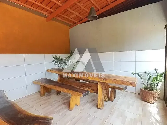 Casa 18 quartos e 14 banheiros, à venda, no bairro Santa Tereza em Araçuaí