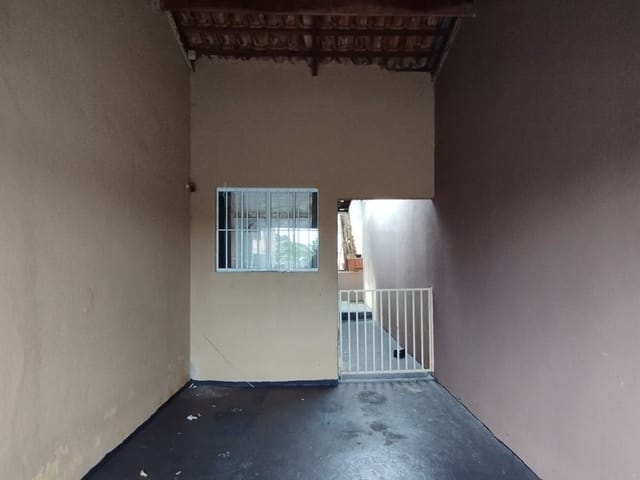 Casa com 300m² 2 quartos e 2 banheiros, à venda, no bairro Jardim Liberdade em Cambé