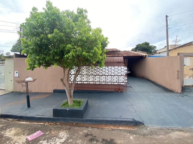 Casa com 300m² 2 quartos e 2 banheiros, à venda, no bairro Jardim Liberdade em Cambé