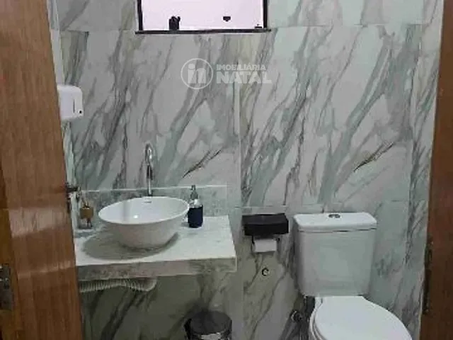 Casa com 300m² 4 quartos e 6 banheiros, à venda, no bairro Champagnat em Londrina
