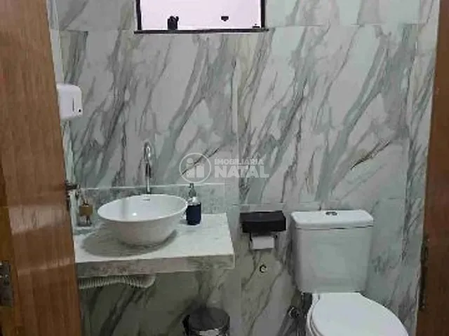Casa com 300m² 4 quartos e 6 banheiros, à venda, no bairro Champagnat em Londrina