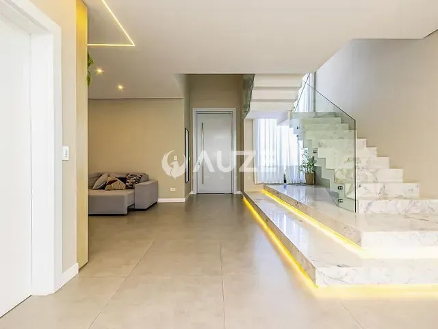 Casa com 311m² 4 quartos e 5 banheiros, à venda, no bairro Neoville em Curitiba