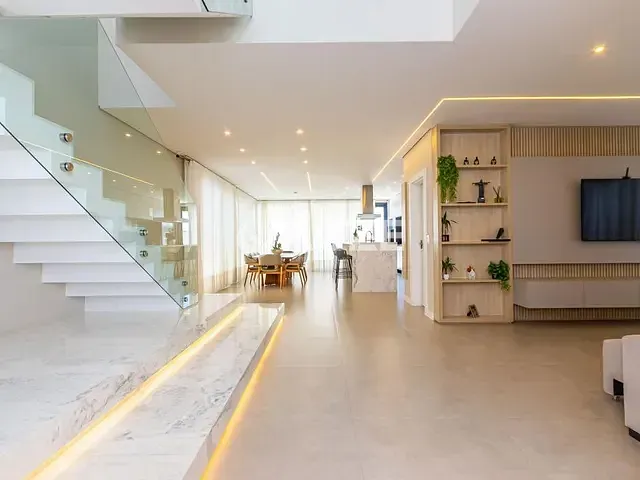 Casa com 311m² 4 quartos e 5 banheiros, à venda, no bairro Neoville em Curitiba