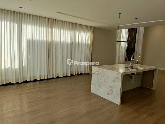 Casa com 360m² 3 quartos e 4 banheiros, à venda, no bairro Condomínio Terras Alpha Anápolis em Anápolis