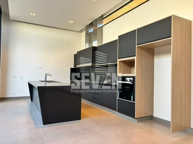 Casa com 443m² 3 quartos e 2 banheiros, à venda ou para alugar, no bairro Vila Aviaçao em Bauru