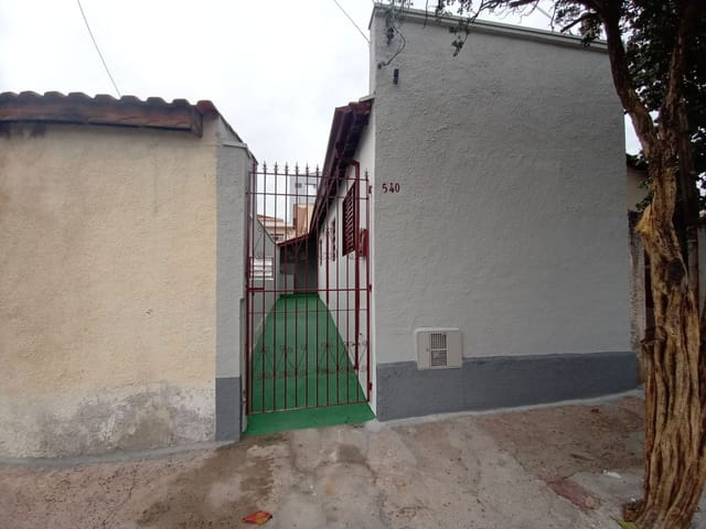 Casa com 60m² 1 quarto e 1 banheiro, para alugar, no bairro Jardim da Glória em São João da Boa Vista