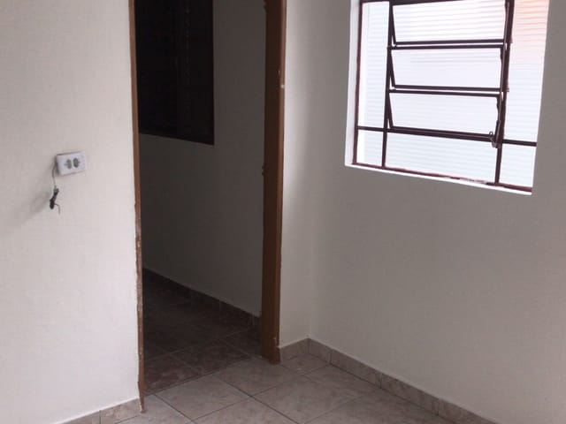 Casa com 60m² 1 quarto e 1 banheiro, para alugar, no bairro Jardim da Glória em São João da Boa Vista