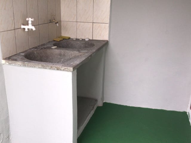 Casa com 60m² 1 quarto e 1 banheiro, para alugar, no bairro Jardim da Glória em São João da Boa Vista