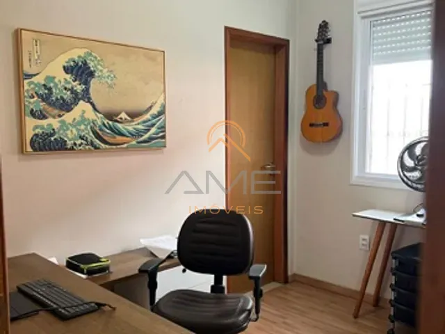 Casa com 550m² 3 quartos e 3 banheiros, à venda, no bairro Centro em Pelotas