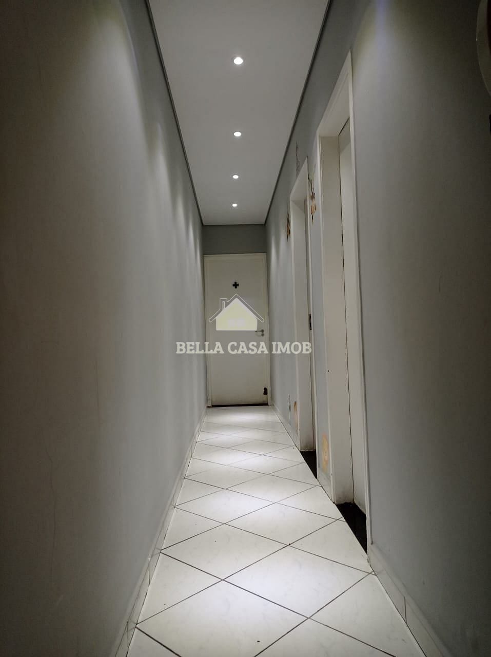 Casa à venda com 2 quartos, 100m² - Foto 4