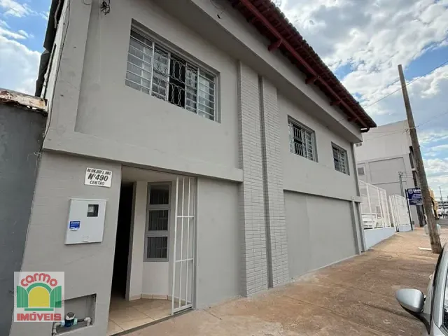 Casa para alugar, no bairro Centro em Anápolis