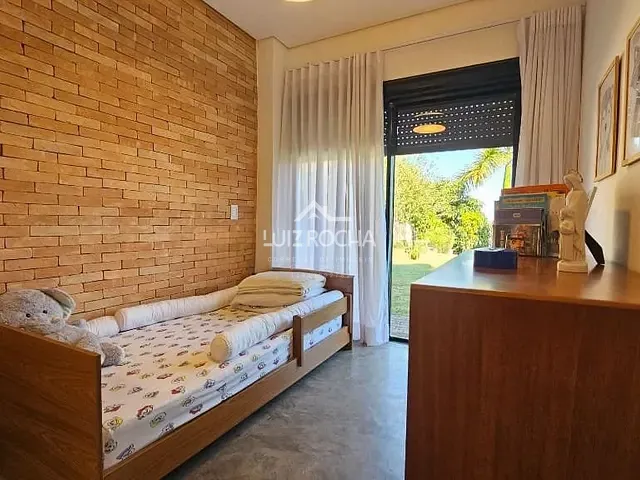 Casa com 674m² 3 quartos e 4 banheiros, à venda, no bairro Pousada dos Bandeirantes em Carapicuíba